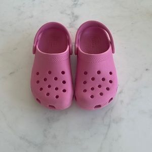Kids pink crocs